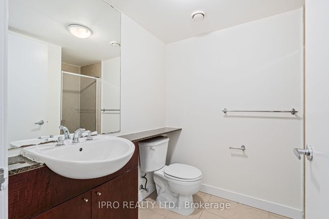 1808 - 373 Front St W, Condo with 3 bedrooms, 2 bathrooms and 1 parking in Toronto ON | Image 11