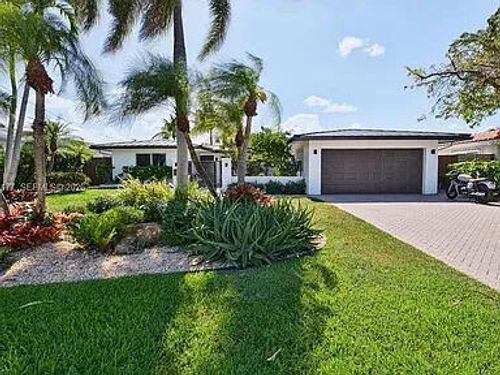 2125 Ne 17th Ter, Wilton Manors, FL, 33305-2413 | Card Image