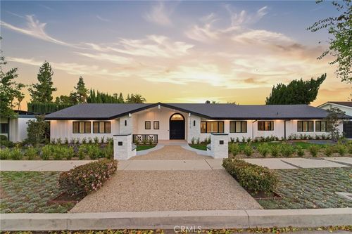 19510 Merridy St, Northridge, CA, 91324-1025 | Card Image
