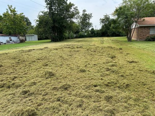 316 E Davis St, Howe, TX, 75459-4624 | Card Image