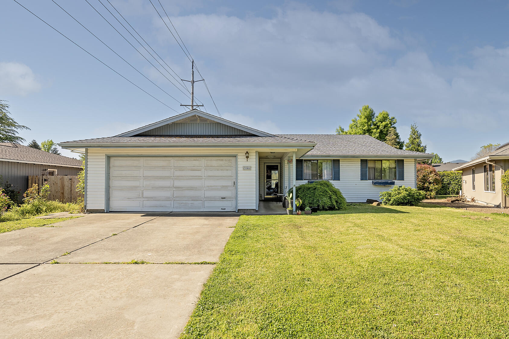 Crystal Mountain Ave, Medford, OR 97504