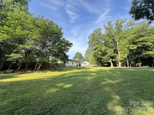 3035 Ross Ave, Charlotte, NC, 28208-7129 | Card Image