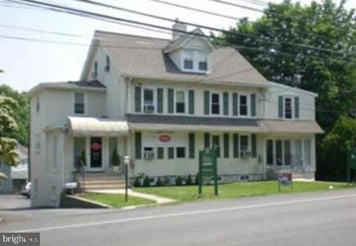 221 Conestoga Rd, WAYNE, PA, 19087-3942 | Card Image