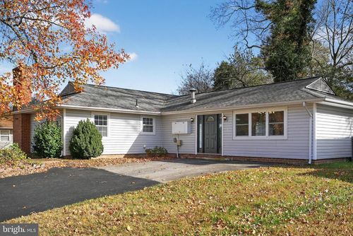 8021 Holly Ave, WALDORF, MD, 20601-3316 | Card Image