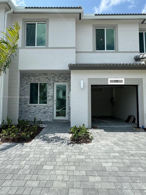 738 Se 13th Ct, Homestead, FL, 33034-3463 | Card Image