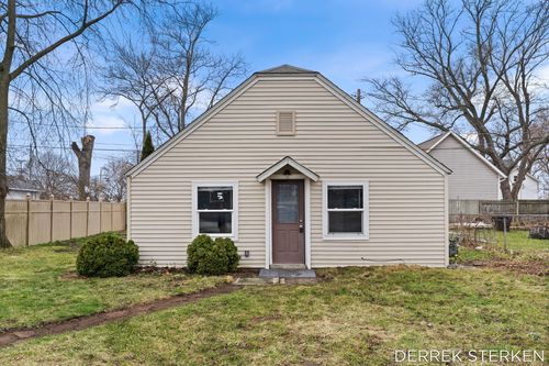 172 Reed Ave, Holland, MI, 49423-2902 | Card Image