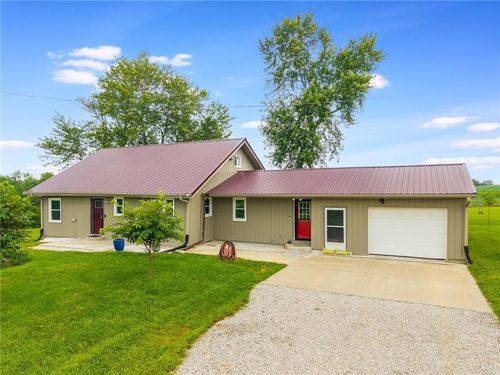 1611 Millcreek Dr, Hamilton, MO, 64644-7250 | Card Image