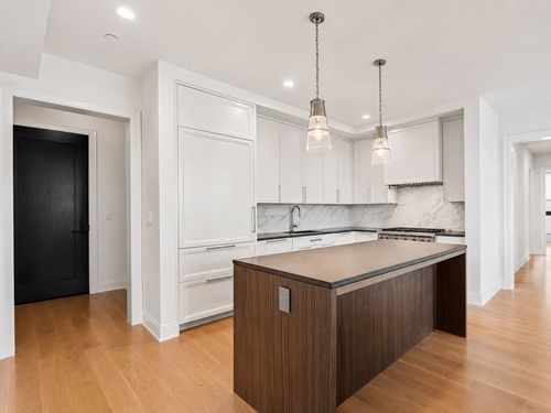 203-100 Linden St, Wellesley, MA, 02482-7901 | Card Image