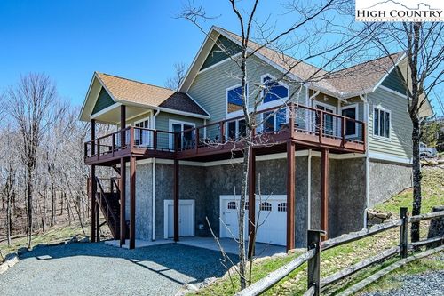 701 Beech Mountain Pkwy, Beech Mountain, NC, 28604-8015 | Card Image
