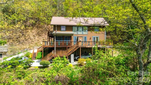 1602 Forest Run Rd, Whittier, NC, 28789-8390 | Card Image