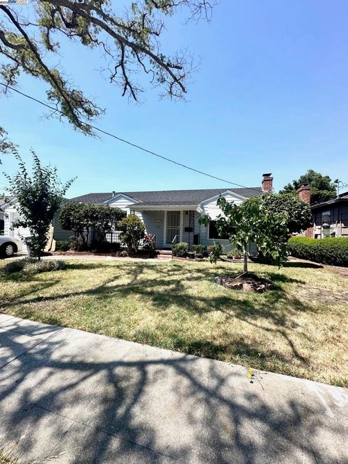 2117 Thomas Ave, San Leandro, CA, 94577-6122 | Card Image