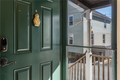 6 Gillies Ct, Newport, RI, 02840-3842 | Card Image