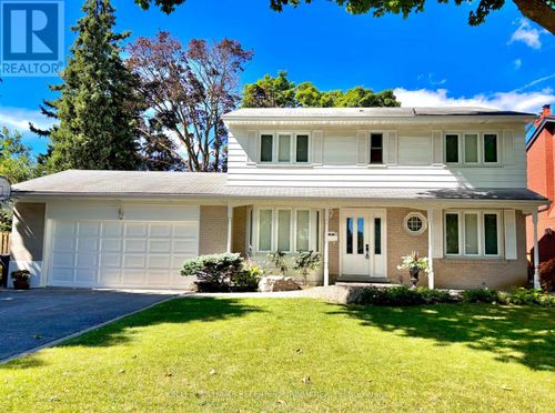 26 Foxmeadow Rd, Etobicoke, ON, M9R1E5 | Card Image