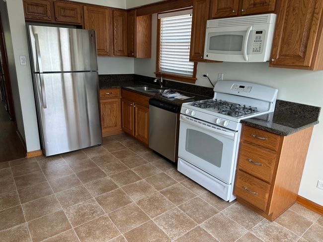2 - 5551 Mason Ave, Condo with 2 bedrooms, 1 bathrooms and 1 parking in Chicago IL | Image 5