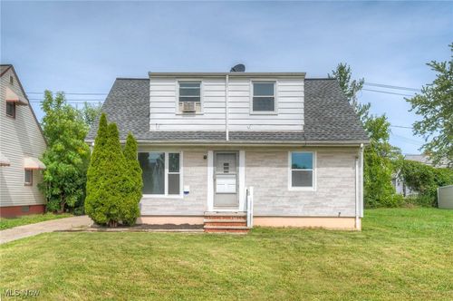 12911 Shady Oak Blvd, Garfield Heights, OH, 44125-3852 | Card Image