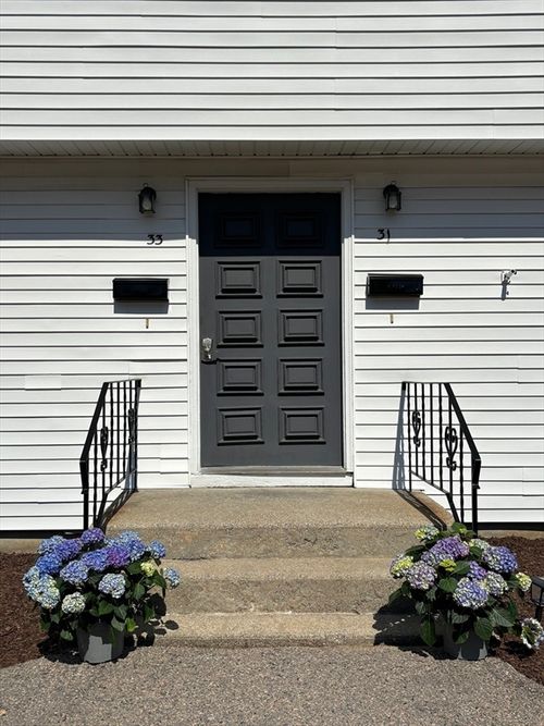 31-33 Atherton Road, Foxboro, MA, 02035 | Card Image