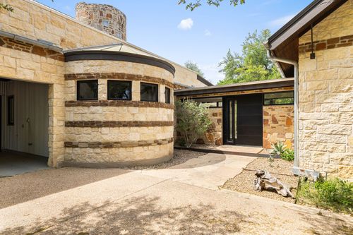 412 Champions Dr, Georgetown, TX, 78628-1182 | Card Image