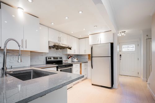 4814 Fernglen Dr, Burnaby, BC, V5G3V7 | Card Image