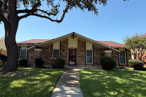2114 Burrows Trl, Grand Prairie, TX, 75052-1952 | Card Image