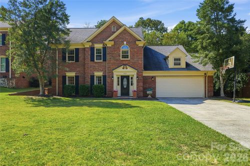 717 Fredricksburg Rd, Matthews, NC, 28105-2654 | Card Image