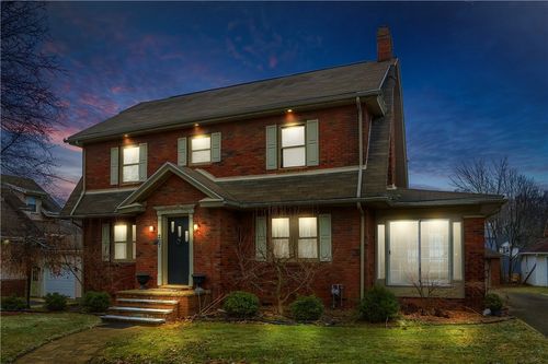 207 E Fairfield Ave, New Castle, PA, 16105-2171 | Card Image