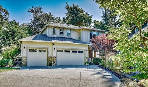 668 Ferryview Ln Ne, Bainbridge Island, WA, 98110-7500 | Card Image