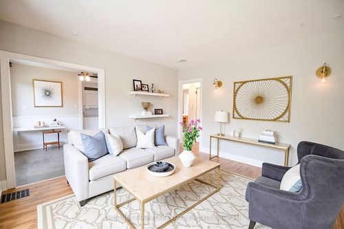 {{alt}} | Card Image