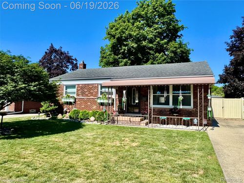 2470 Pinetree Dr, Trenton, MI, 48183-2221 | Card Image