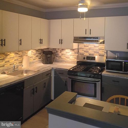 1302 Diamond Dr, NEWTOWN, PA, 18940-2437 | Card Image