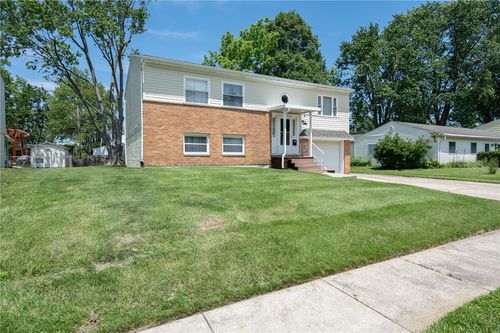83 Joyce Dr, Fairborn, OH, 45324-2539 | Card Image