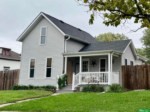 320 N Iowa Avenue, York, NE, 68467 | Card Image
