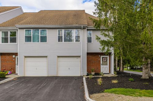 83 Deer Ct Dr, Middletown, NY, 10940-6862 | Card Image