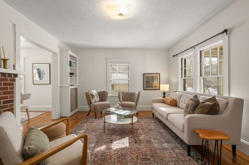 35 Maple Rd, Melrose, MA, 02176-2121 | Card Image