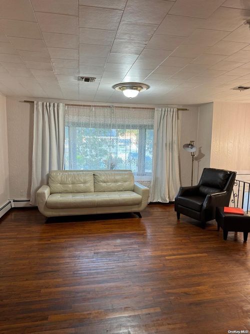 14 S 29th St, Wyandanch, NY, 11798-3714 | Card Image