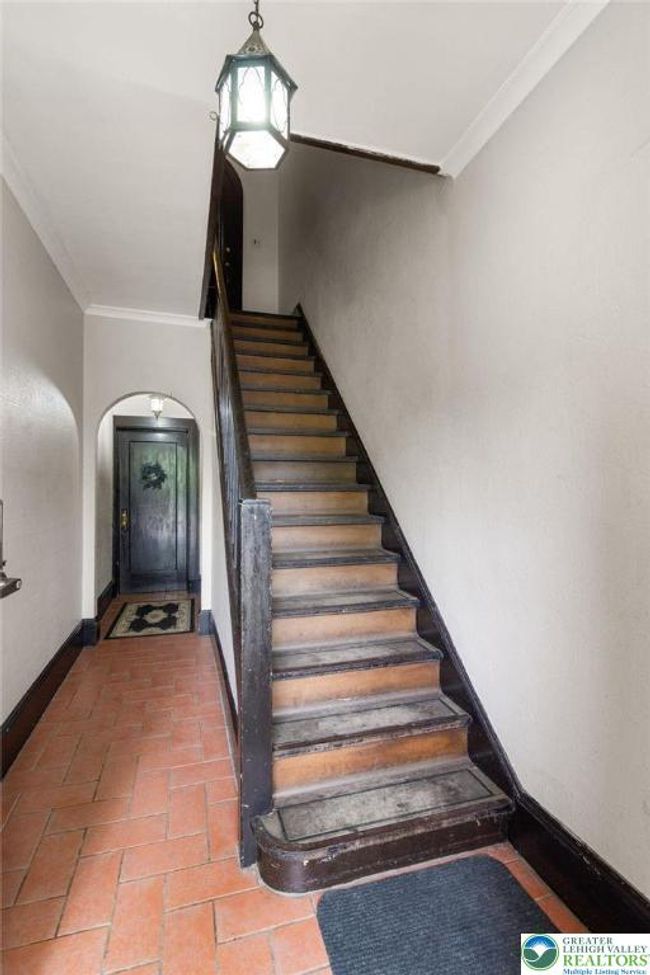 923 N Webster Ave, Home with 9 bedrooms, 5 bathrooms and 3 parking in Scranton PA | Image 5