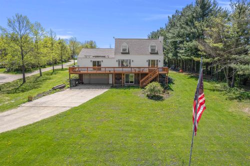 W6815 N Walworth Rd, WALWORTH, WI, 53184-5512 | Card Image