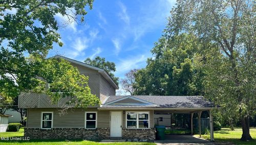 2002 Forrest St, Pascagoula, MS, 39581-3001 | Card Image