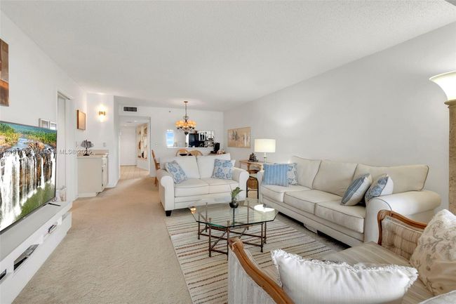 APT-904 - 2206 S Cypress Bend Dr, Condo with 1 bedrooms, 2 bathrooms and null parking in Pompano Beach FL | Image 12