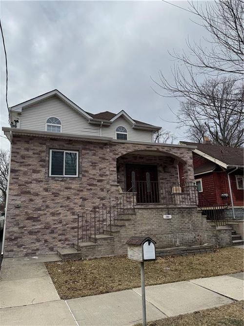 386 Page Ave, Staten Island, NY, 10307-2027 | Card Image