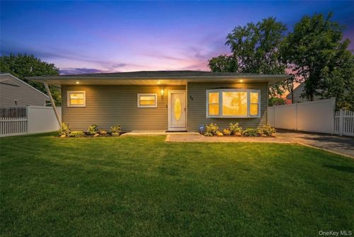 34 Croydon Rd, Amityville, NY, 11701-2010 | Card Image