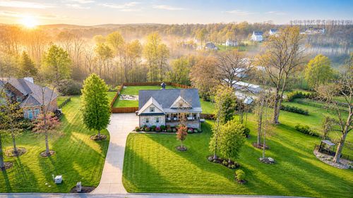 111 Amelia Dr, Bon Aqua, TN, 37025-5149 | Card Image