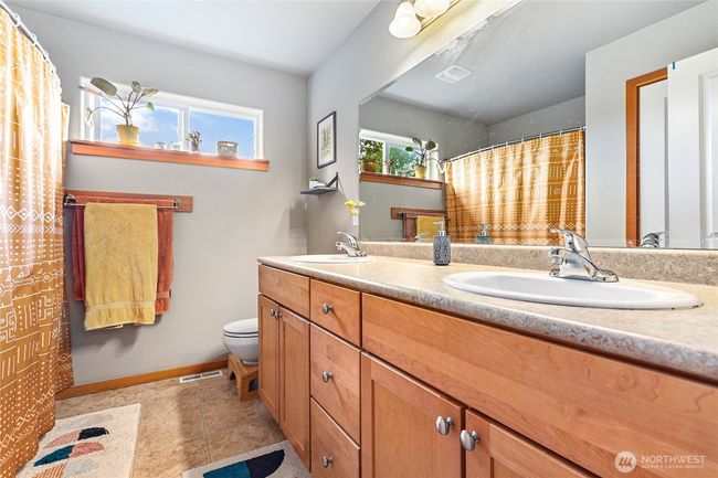 2nd story full bath w/ double sinks | Image 20