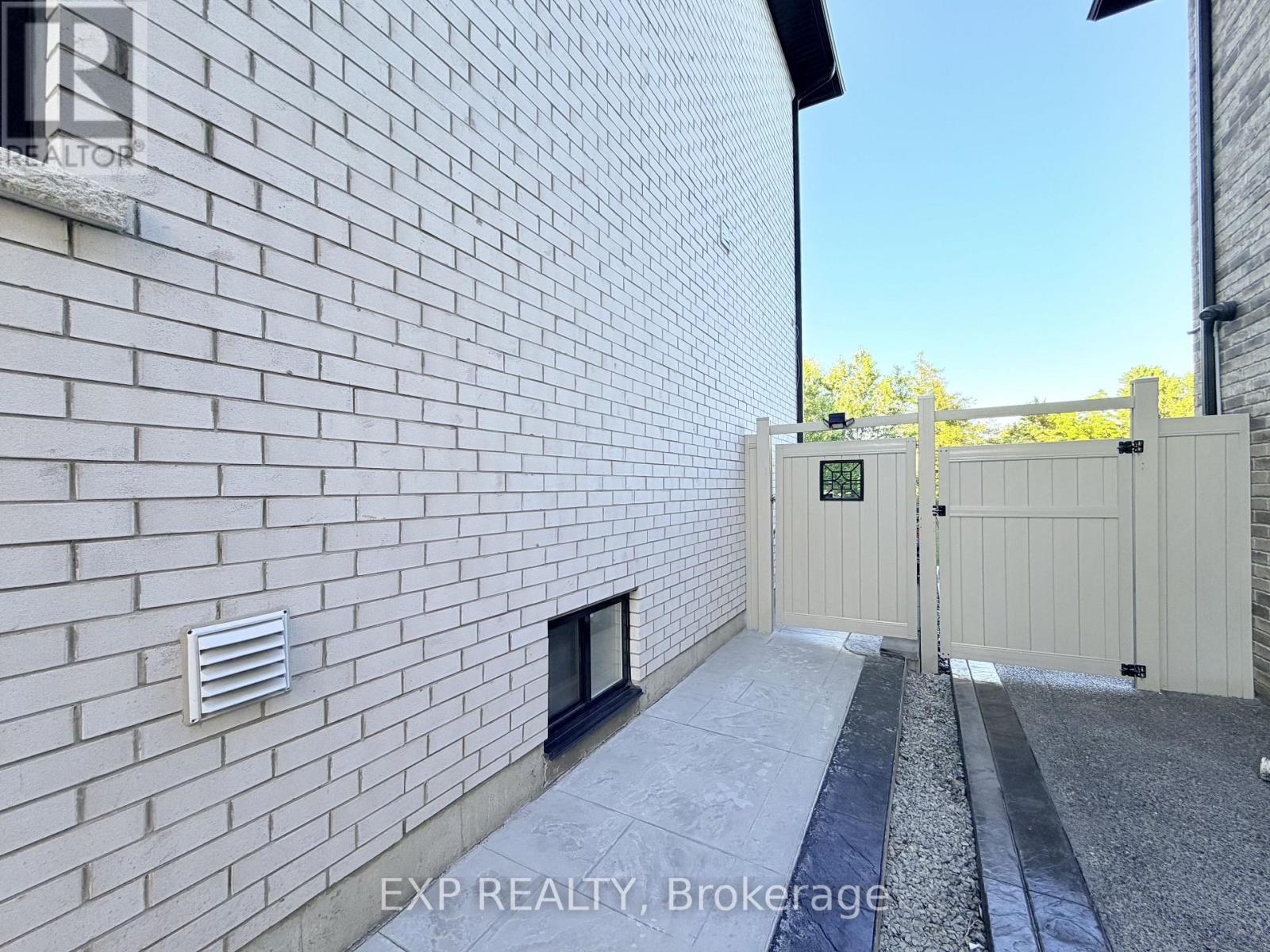 Residential Lease in Pickering (Highbush) 4