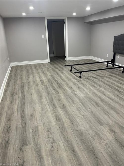 lower-267 Millen Rd, Stoney Creek, ON, L8E2H1 | Card Image