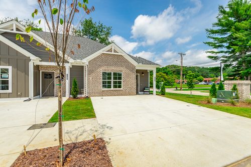 2587 Bannerman Ln, Chattanooga, TN, 37421-5521 | Card Image