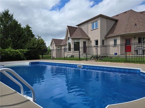 7 Deer Run Cres, Acton, ON, L7J2L7 | Card Image