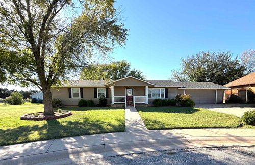 109 N Lisa Circle, Medicine Lodge, KS, 67104 | Card Image