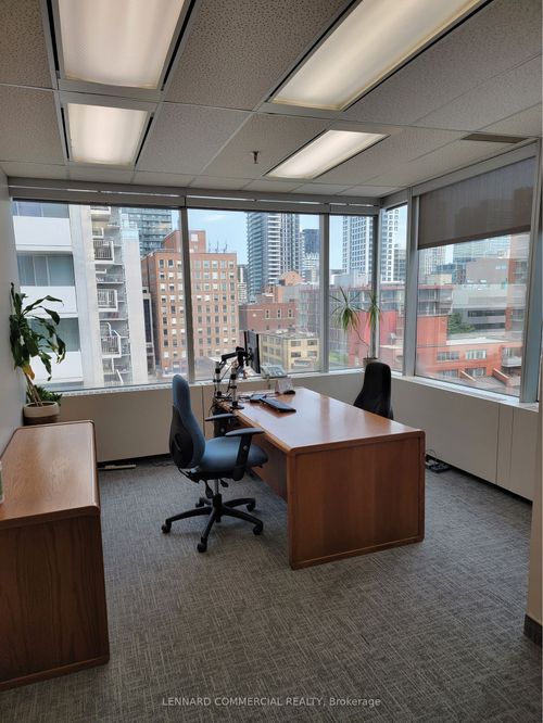 900-40 Holly St, Toronto, ON, M4S3C3 | Card Image