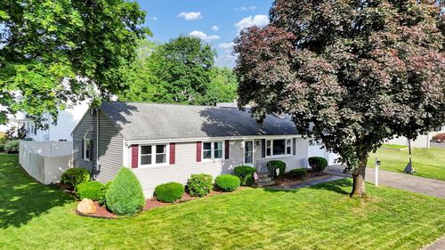 12 Farms Village Rd, Rocky Hill, CT, 06067-3612 | Card Image