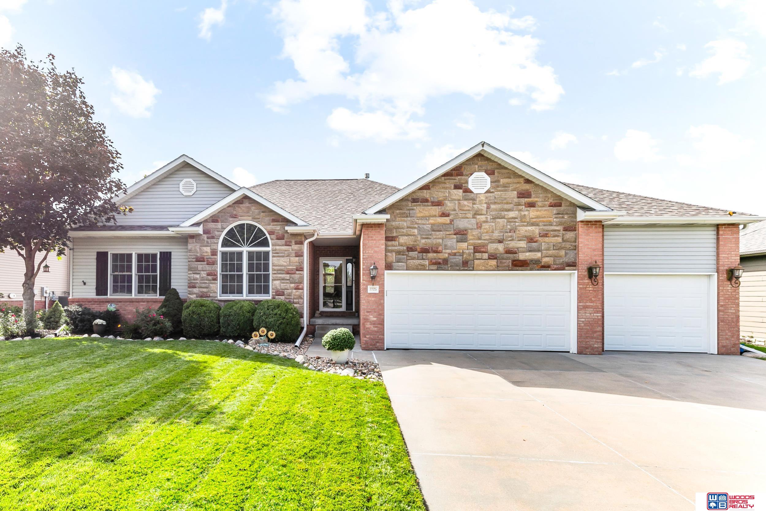 Tropp Ridge Dr, Lincoln, NE 68512